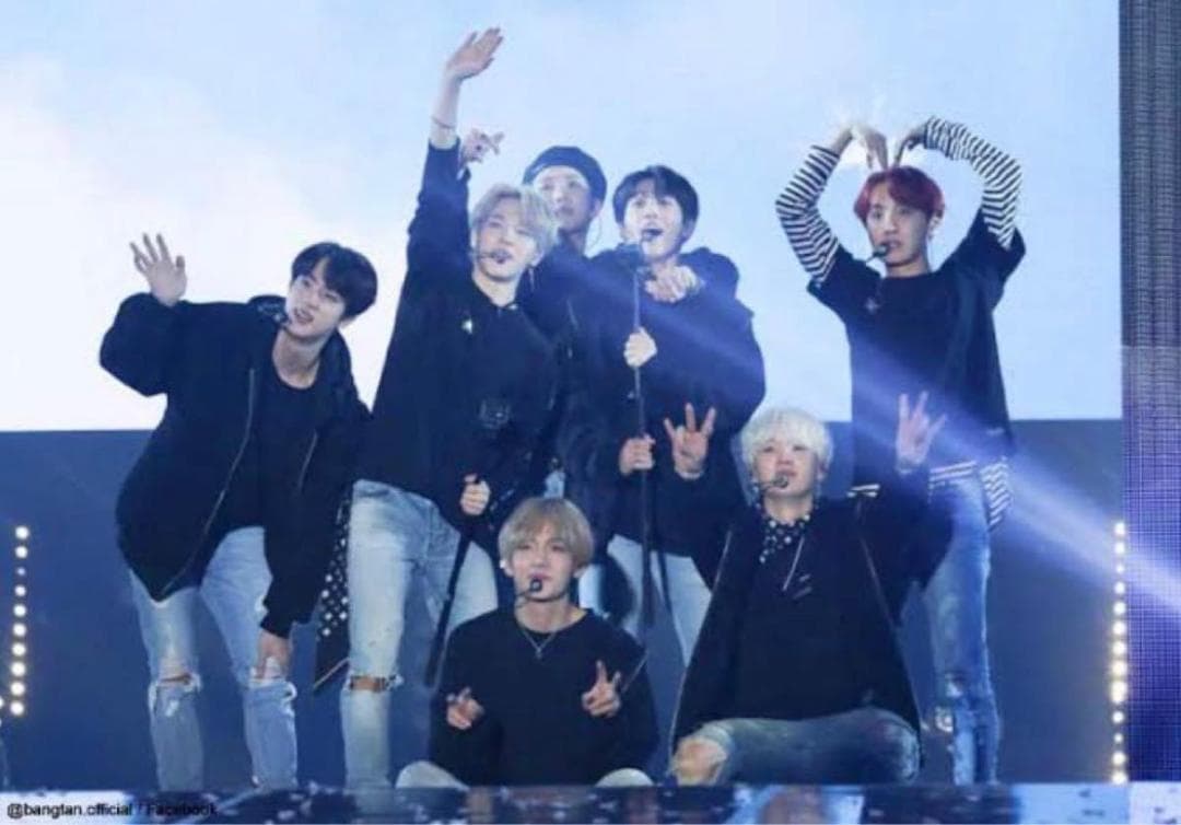 BTS 防弾少年団 WINGS THE FINAL フードパーカー