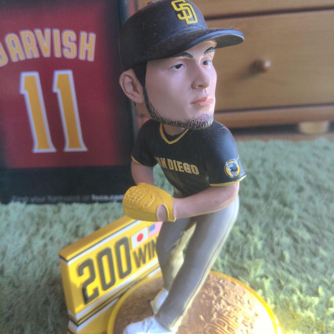 ダルビッシュ 200勝記念 ボブルヘッド【国内限定1000個生産品】