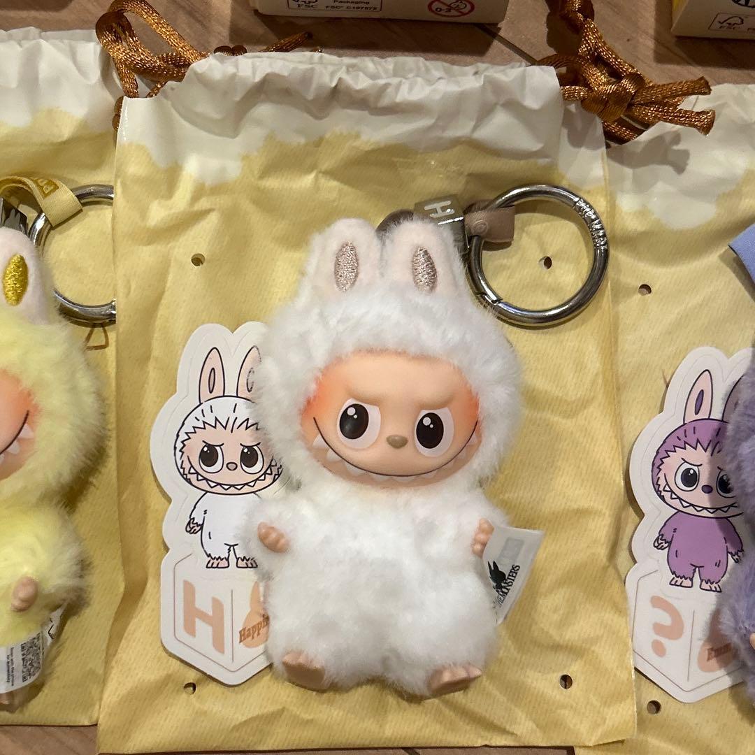 PIN FOR LOVE イニシャルラブブ ぬいぐるみペンダント　C.F.H.?