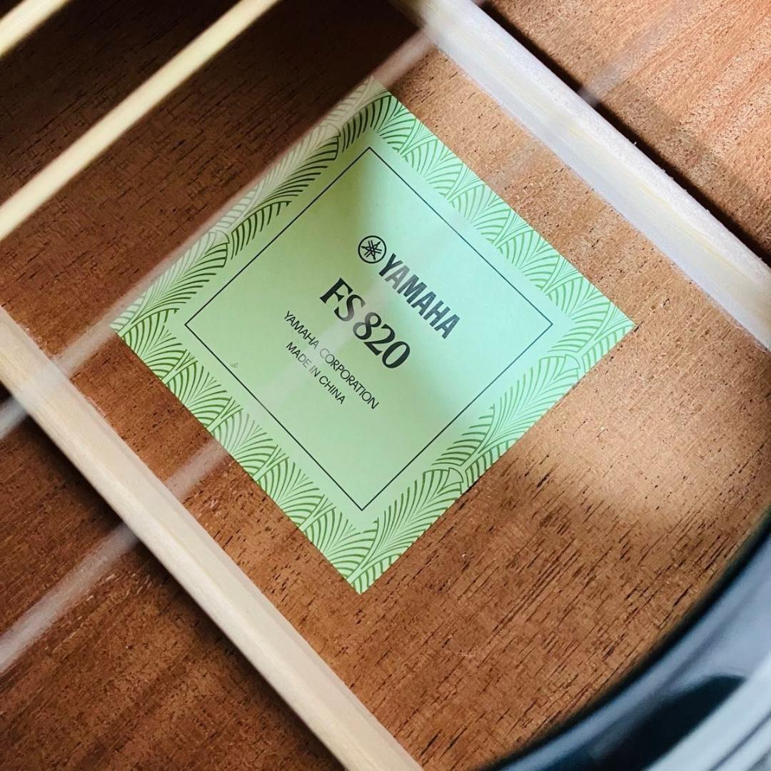 【美品】YAMAHA アコースティックギター FS820 ブラック ケース付き