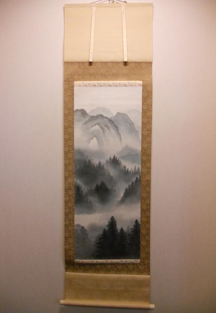 掛け軸  松橋玉昇 水墨山水 絹本 希少 軸装 茶道具 掛軸 美品 です。