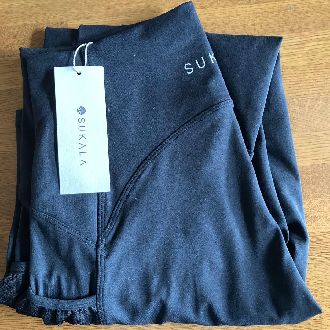 スカーラ　フラワーレース　レギンス　Mサイズ