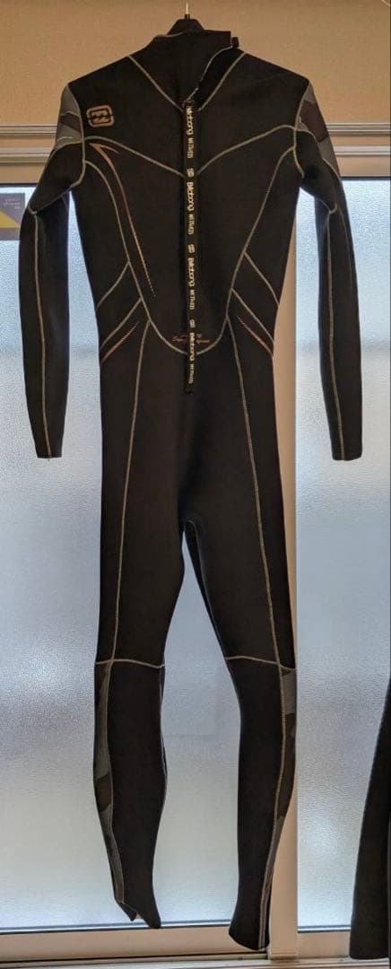 Billabong ブラック フルスーツ