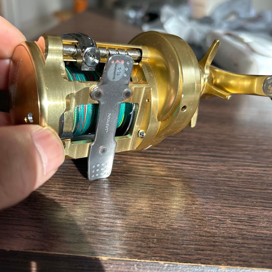 リール 18CALCUTTA CONQUEST 401