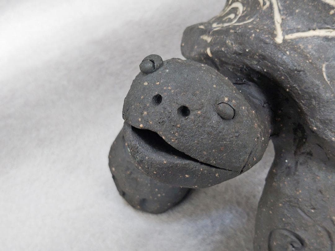 愛嬌のある陶器の亀の焼酎サーバー　ディスペンサー　陶器の置物　実用＆インテリアに