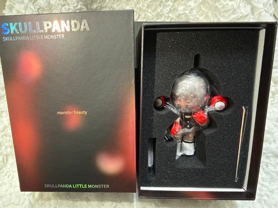POPMART・SKULLPANDA BABY MONSTER BEAUTY