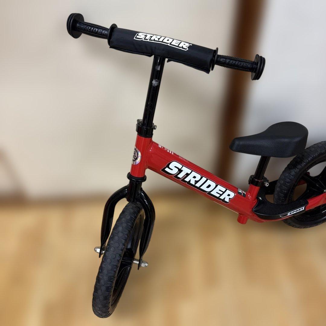 美品　ストライダー　12インチ　ストライダー　赤色　レッド