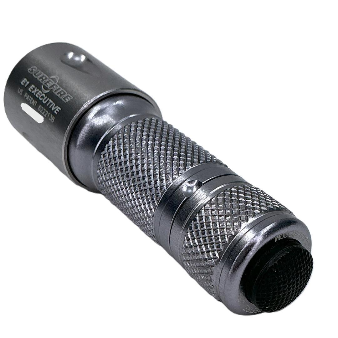 SureFire E1 Executive シルバー 懐中電灯