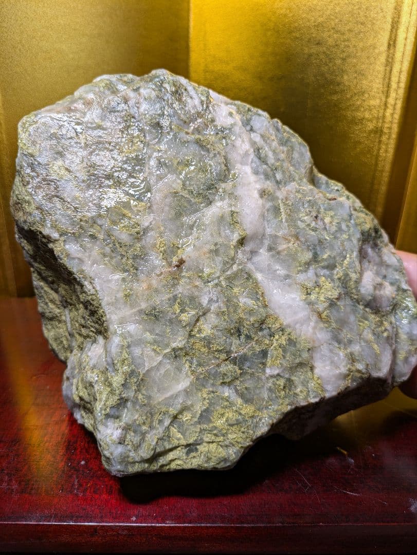 原石 2.4kg 石英の一種？天然石 鑑賞石 希少 レア品