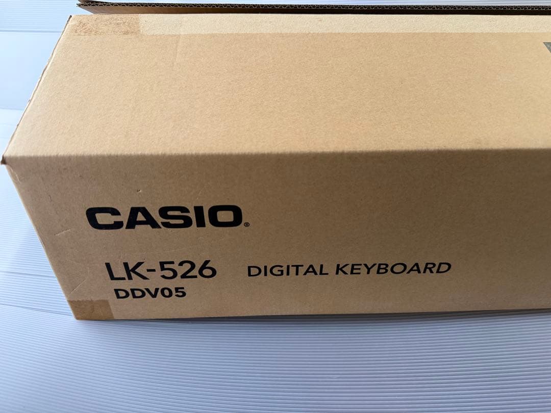 新品未使用 デジタルキーボード LK-526 ホワイト 光ナビゲーション 61鍵