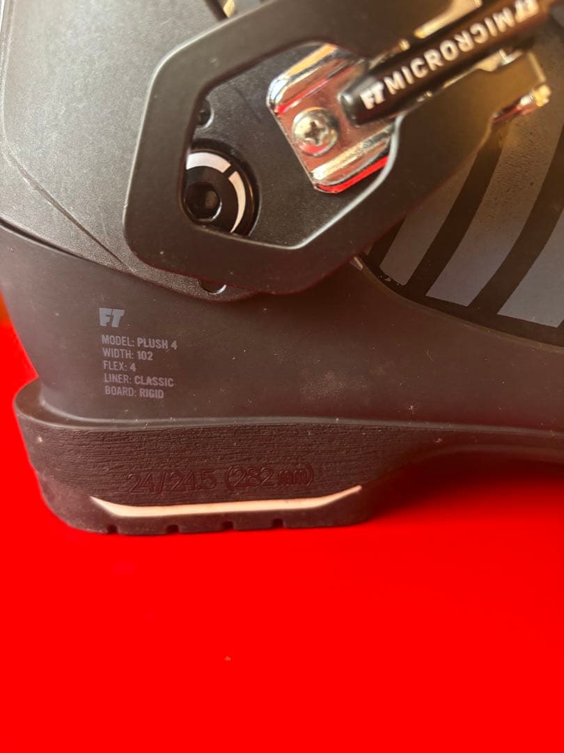 FT Plush Series スキー用ブーツ/未使用
