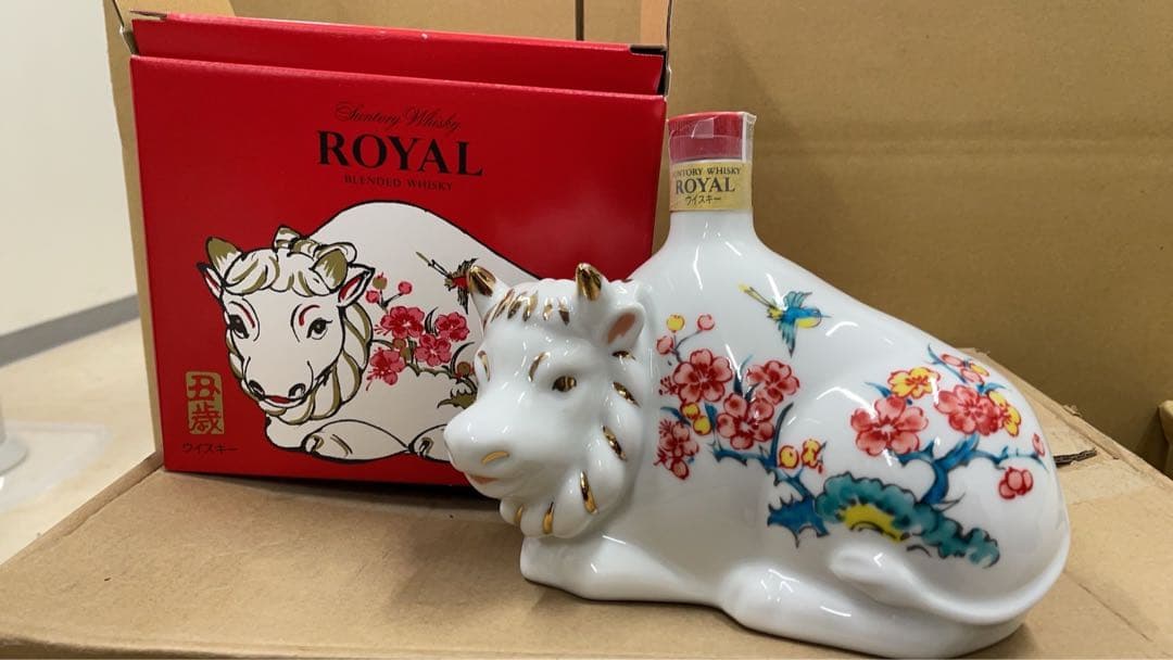 【未開栓】サントリーウイスキー、ローヤル2021年600ml（丑歲）