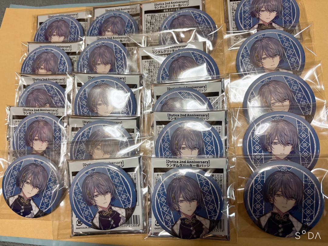 にじさんじ グリッター缶バッジ 小柳ロウ