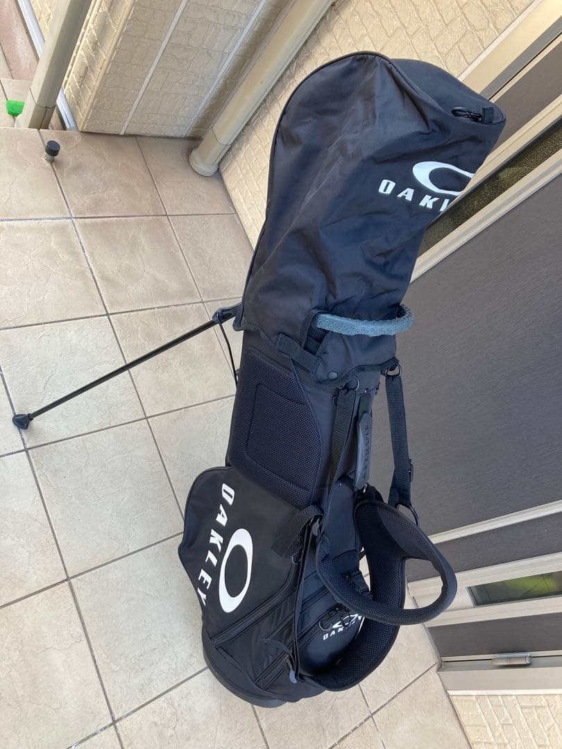 OAKLEY ブラック キャディバッグ