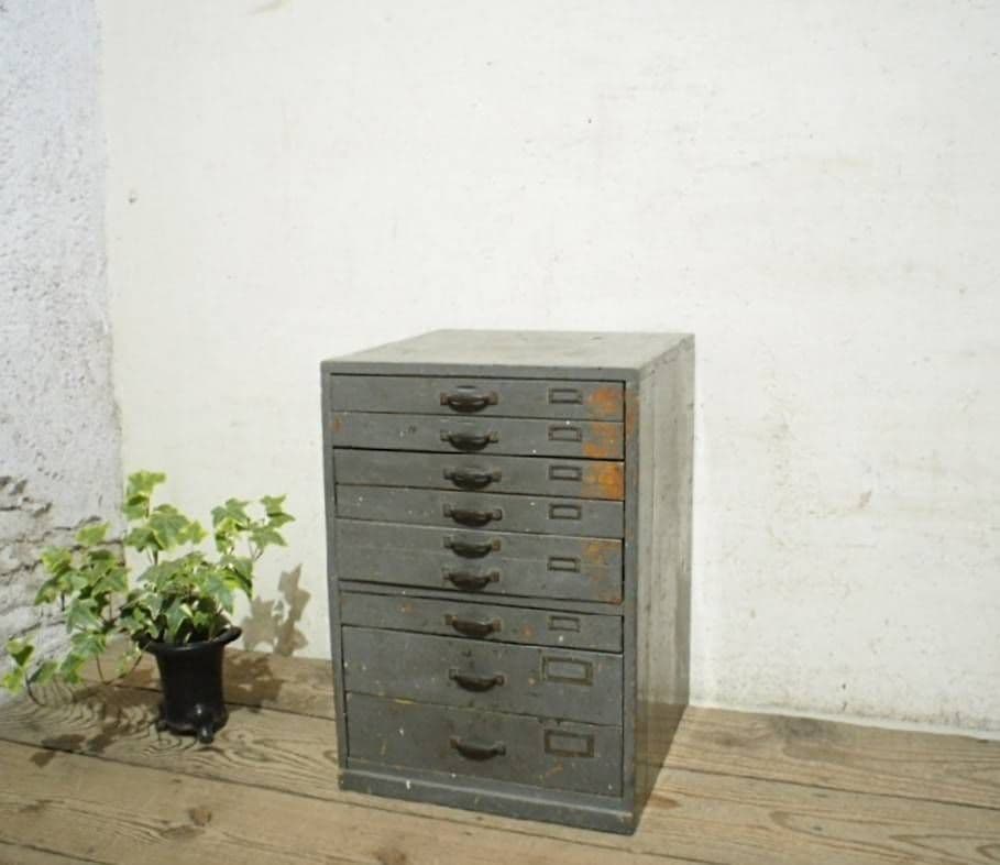 1035 ヴィンテージ　小引き出し　収納棚　シャビー　工業系　レトロ 　ケース