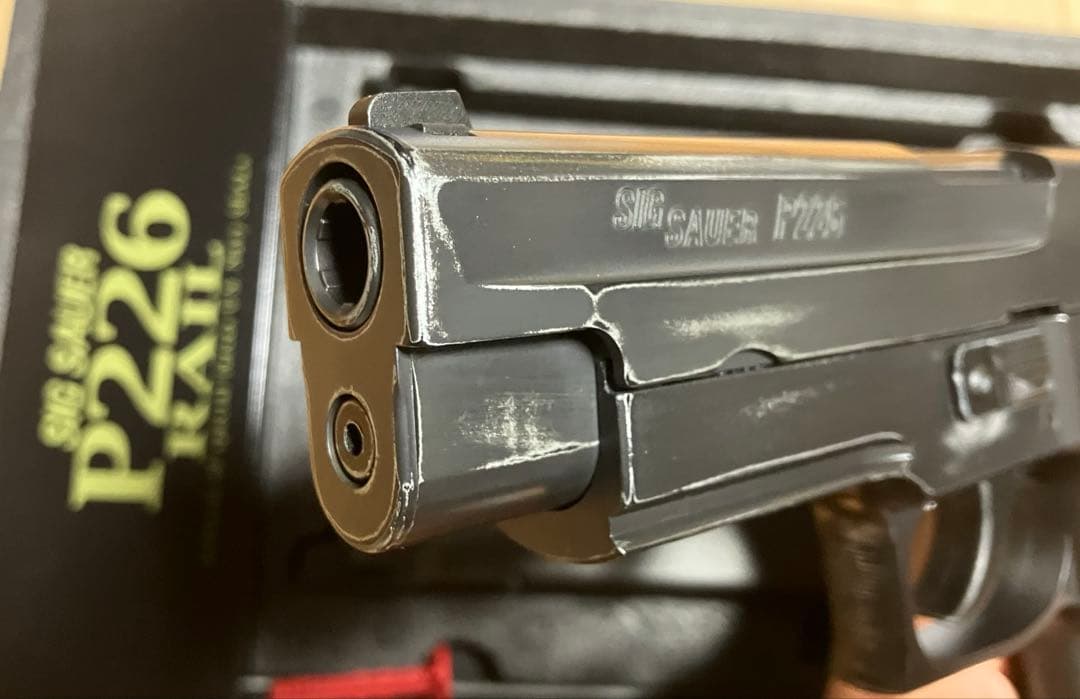 東京マルイ　シグザウエル　P226　RAIL バトルダメージ仕様