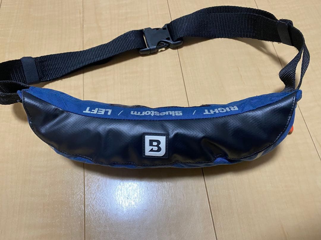 BLUESTORM 膨脹式ライフジャケット BSJ-9320RSII 桜マーク