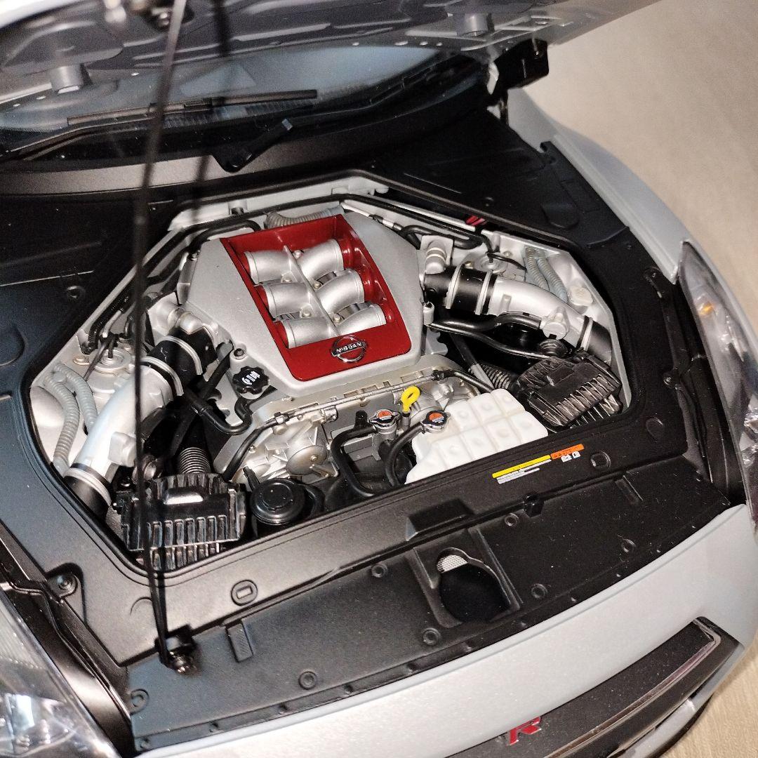 か*う様 アシェット Nissan GT-R 1/8スケール 完成品