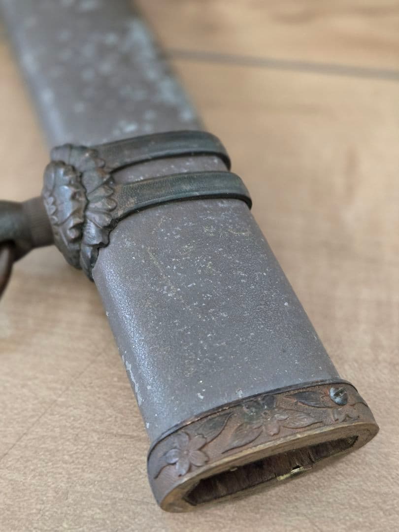 第二次大戦中実物　98式将校軍刀拵え(刀身なし)　8枚切羽　家紋入り　揃い部品