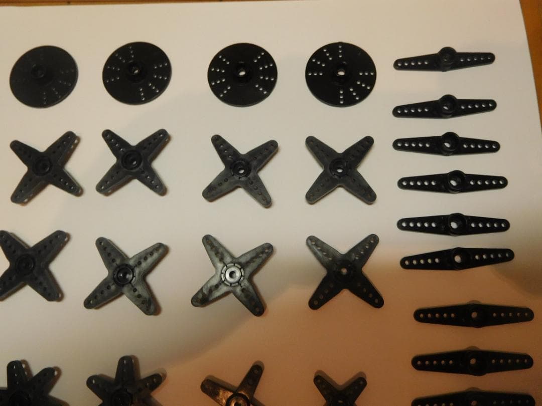 フタバ　 S3101 マイクロサーボ15個とその他まとめ売り