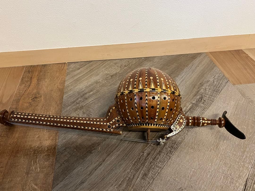 ギジェク ウイグル 寄木細工 民族楽器 木製4弦楽器 弓 ハードケース