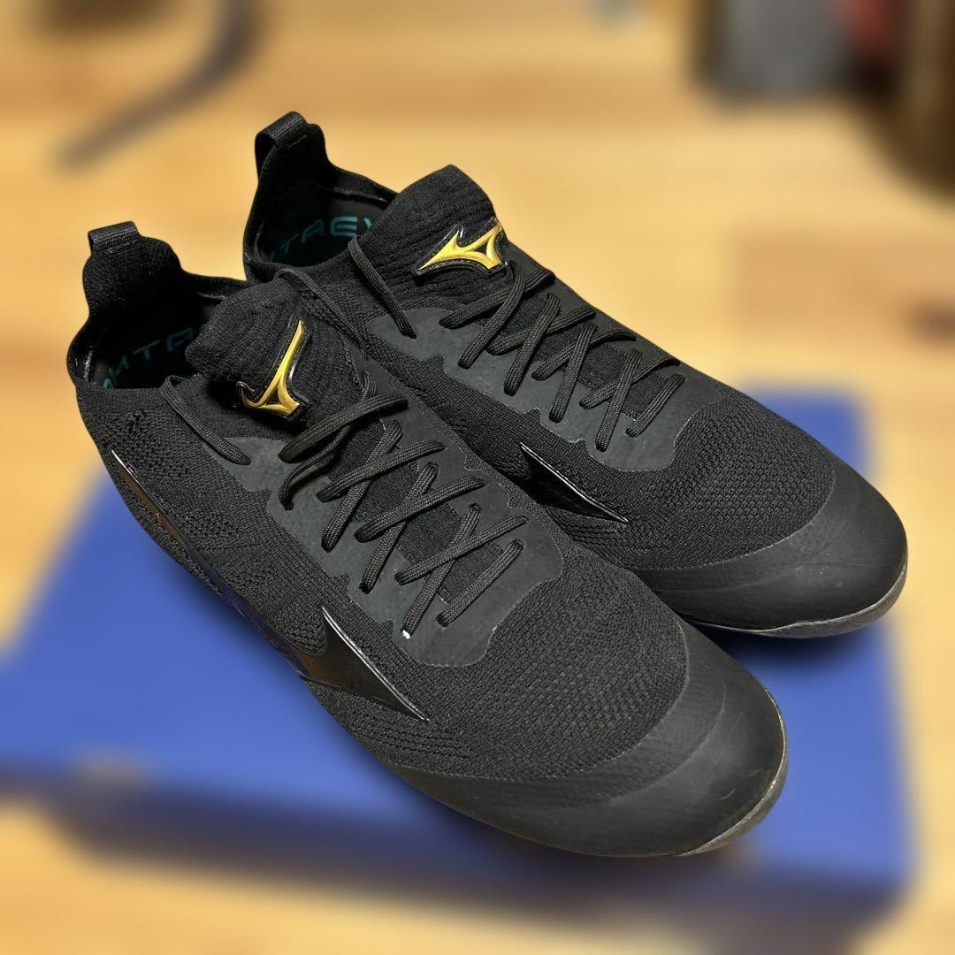 Mizuno ブラックスパイク ゴールドロゴ