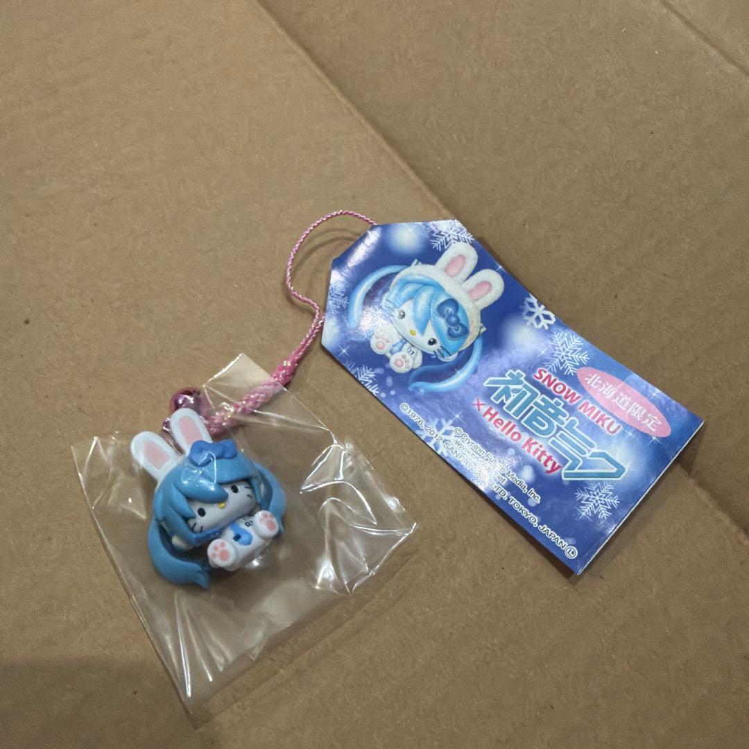 雪うさぎミク　北海道限定　根付け　ストラップ