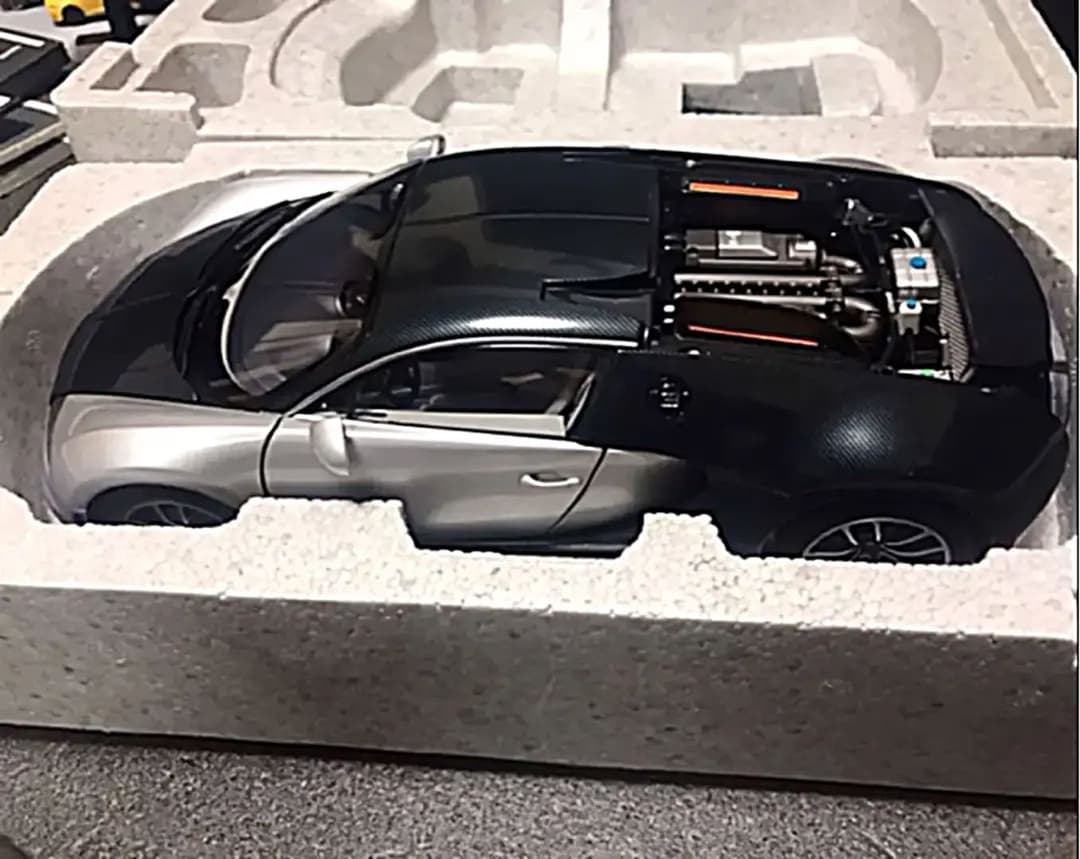 オートアート ブガッティ ヴェイロン ダークブルー/シルバー シリアルNo.付