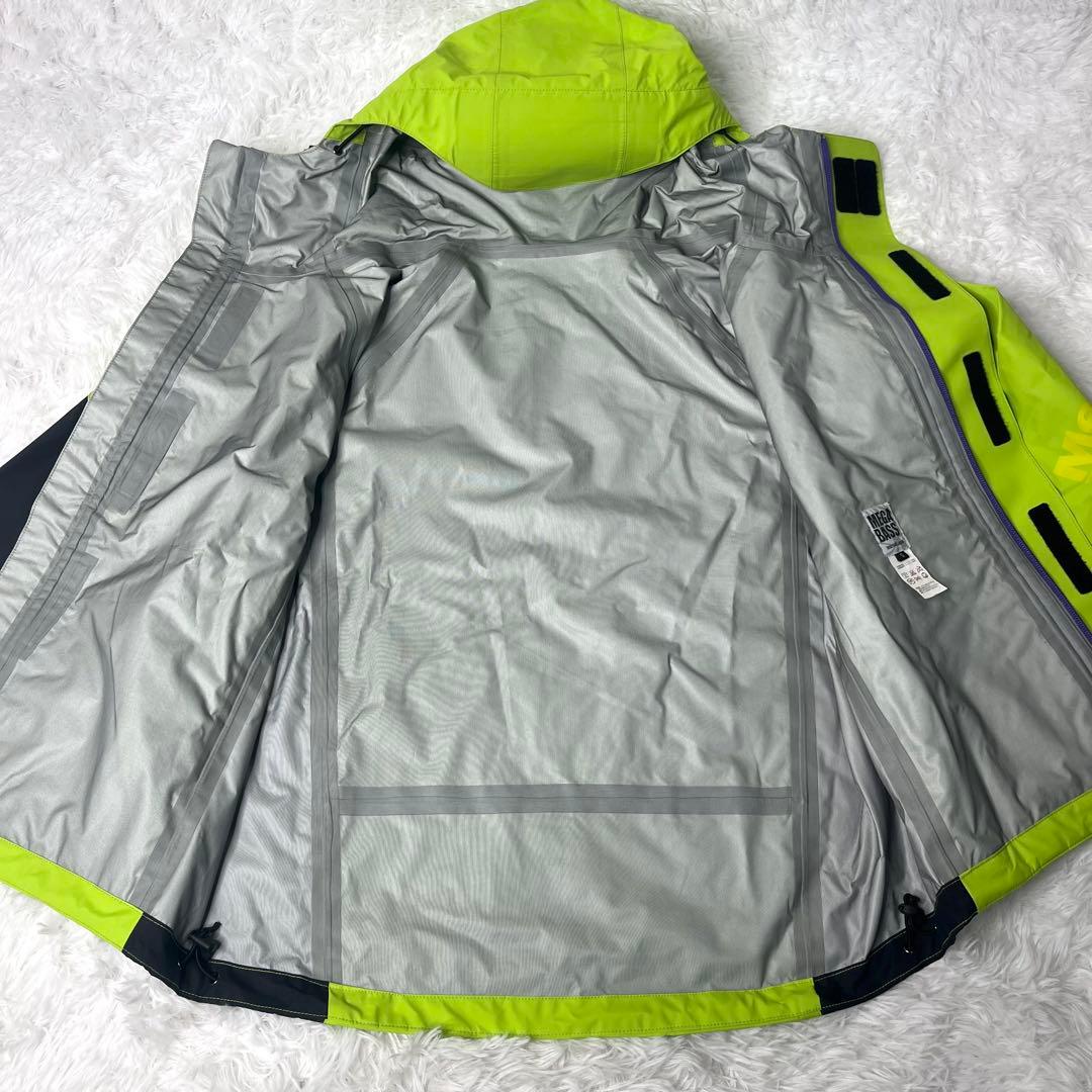 【極美品】 未使用級 メガバス 335068 アクション レインウェア Sサイズ