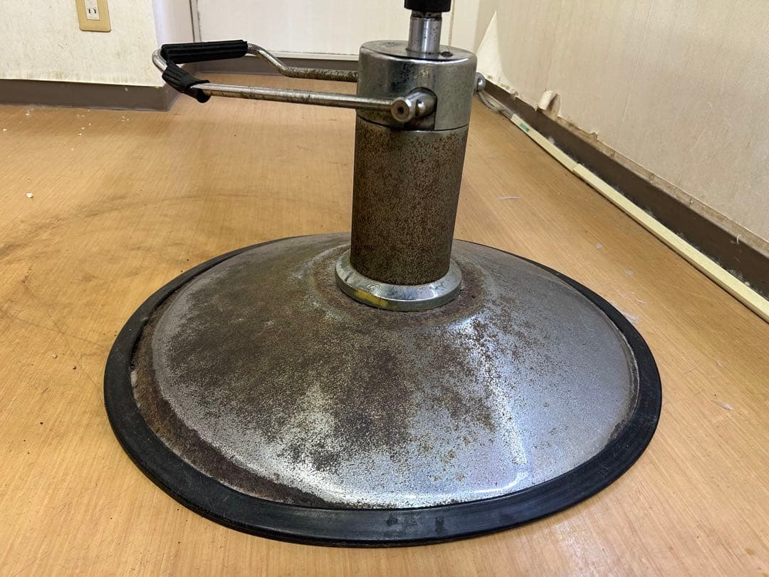 油圧式トリミングテーブル