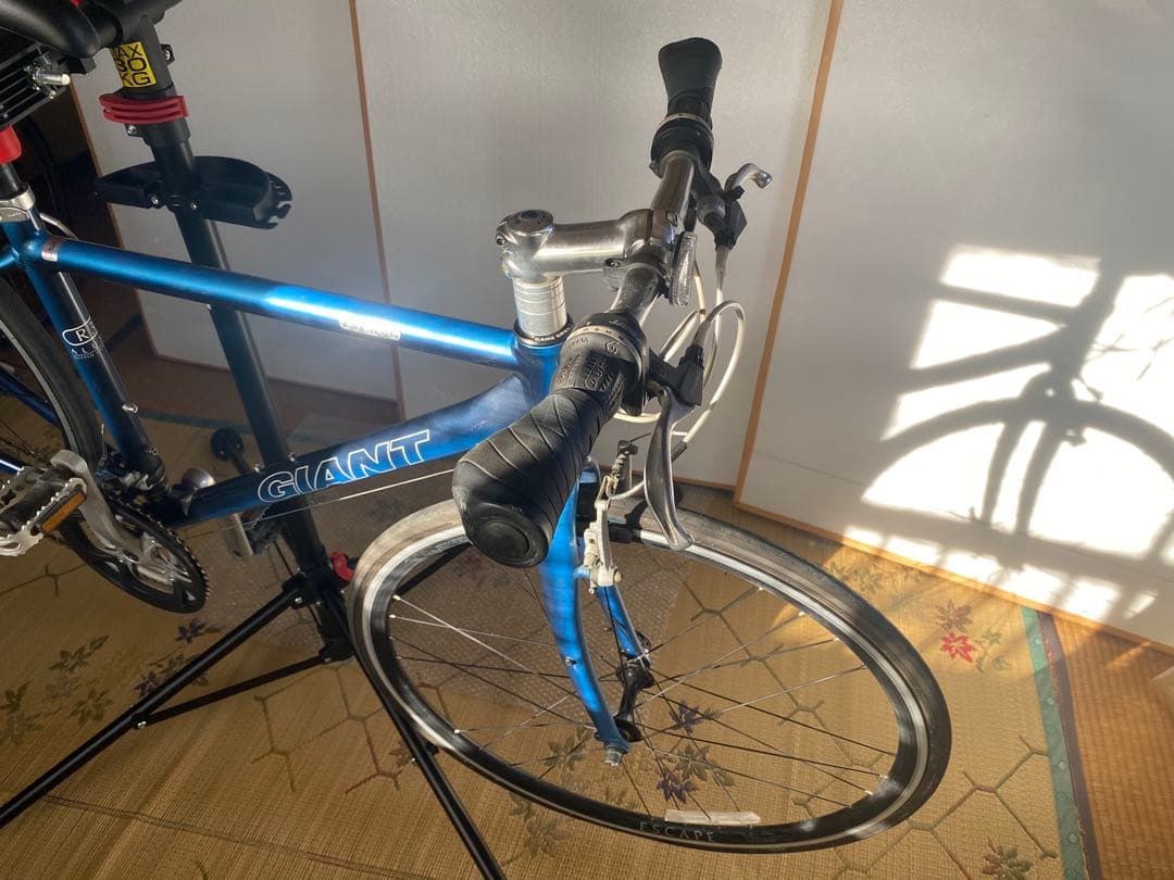 週末限定価格★綺麗な中古GIANT Escape R3 引取り限定