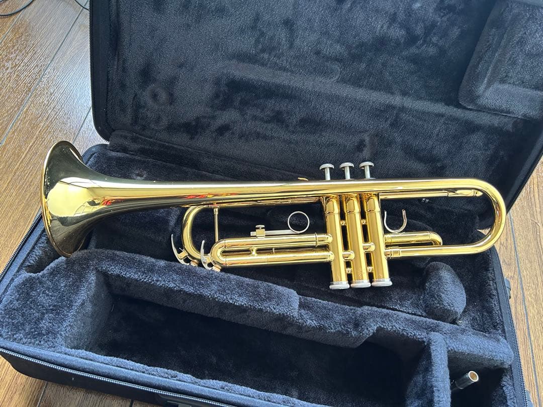 トランペット本体 ゴールド マウスピース・ケース付属