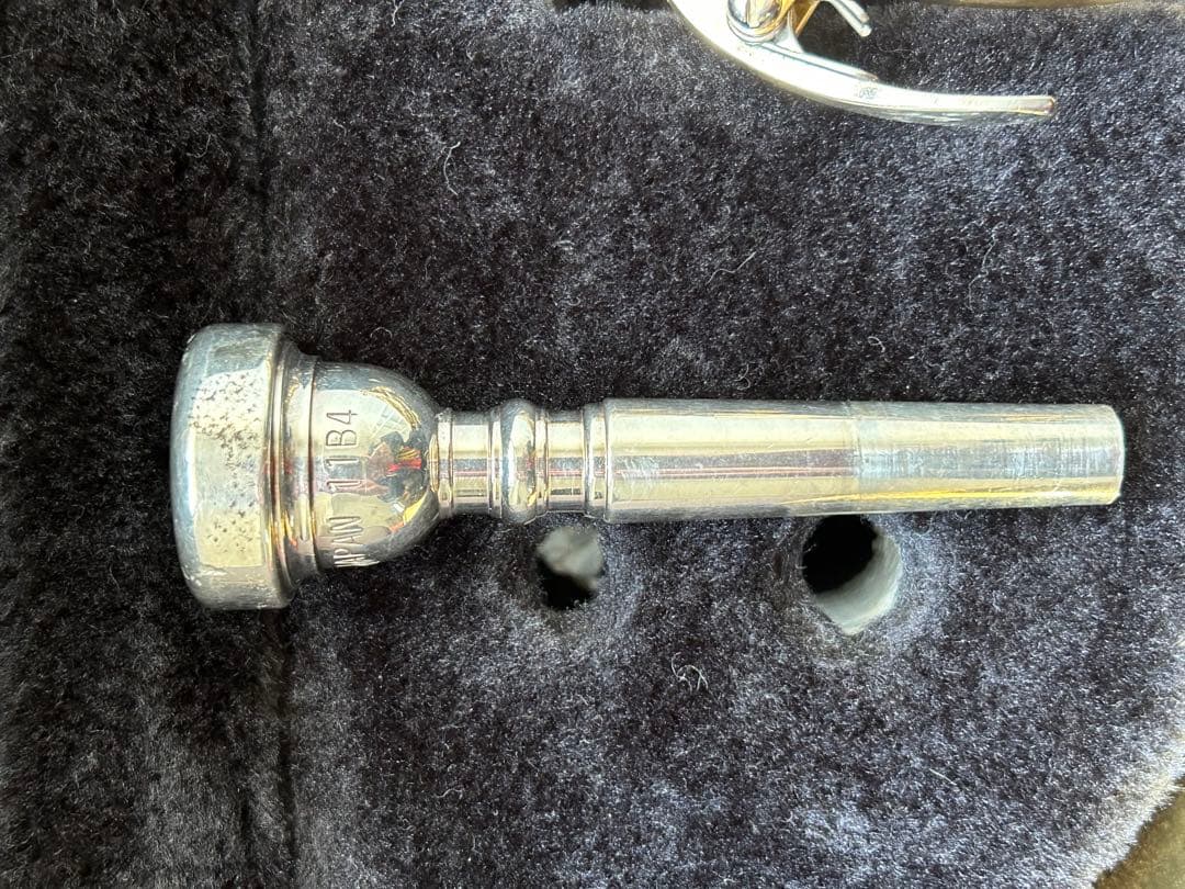 トランペット本体 ゴールド マウスピース・ケース付属