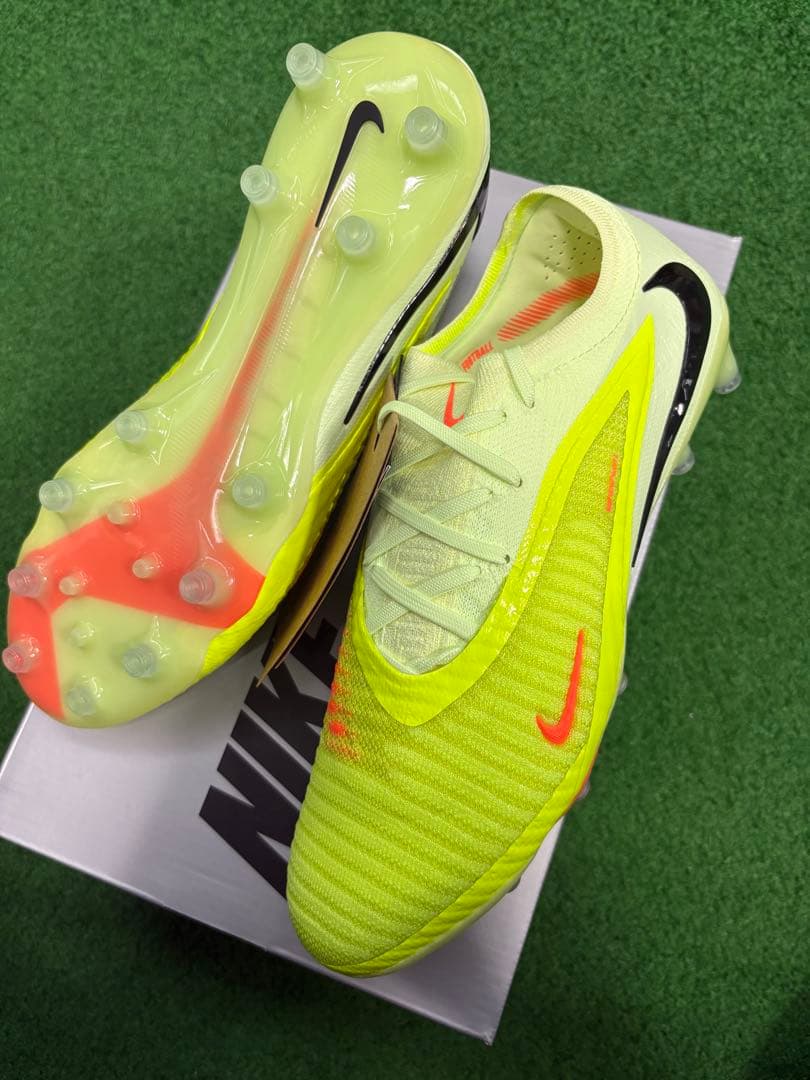 新品　限定　特価　ナイキ　ファントム 6 LOW エリート AG 25.5cm