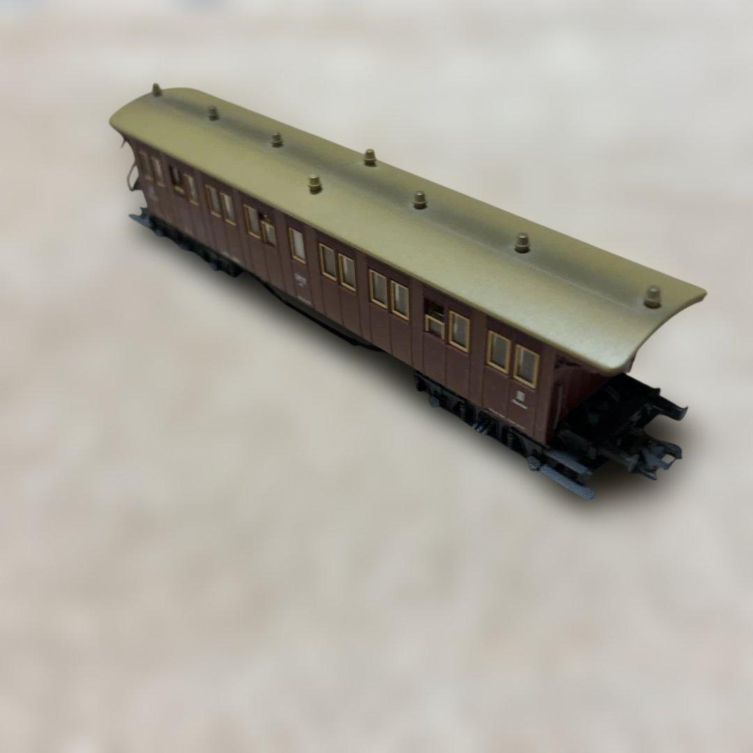 HOゲージ 客車 茶色と緑