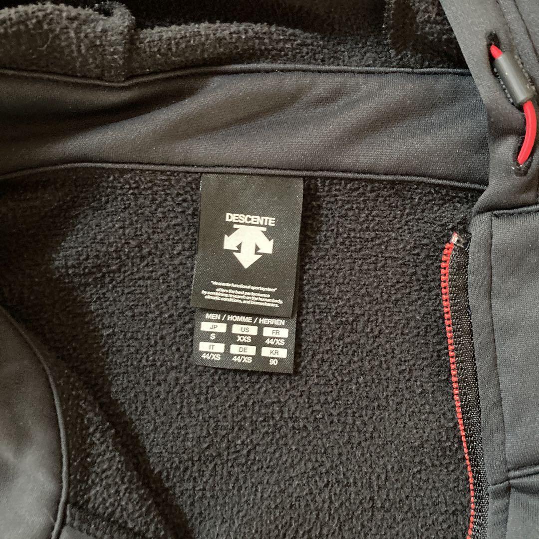 【希少】DECSENTEデサント×AMGメルセデスコラボトレーニングウェア