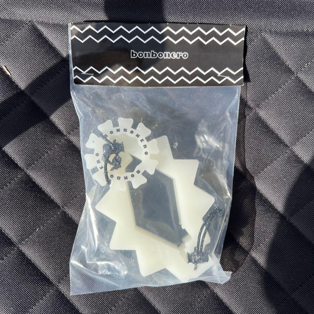 bonbonero ボンボネロ 蓄光ブルー