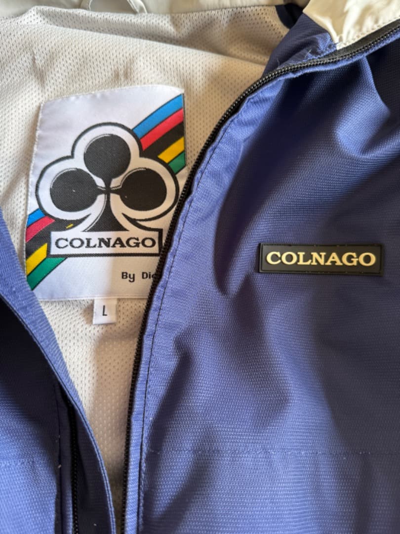 コルナゴのアノラックパーカー