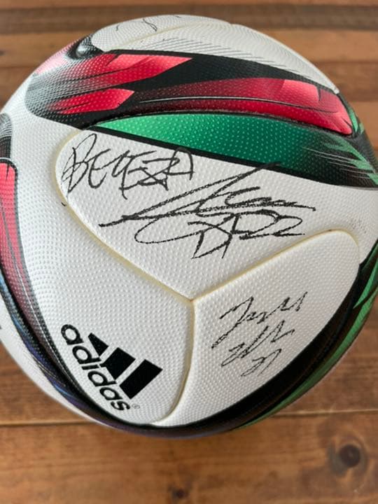 サッカーボール　サイン入り
