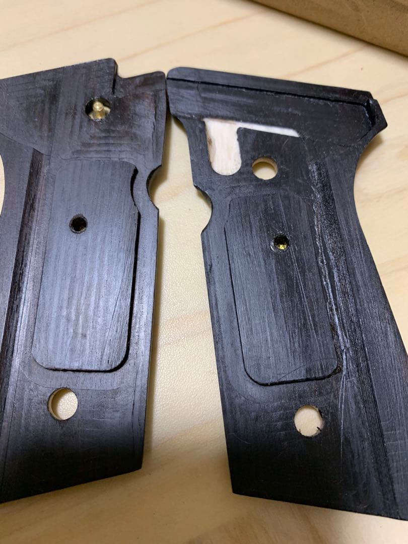 レア物　新品ベレッタ m9用サムライエッジ風　木、特殊樹脂製グリップ　象牙風