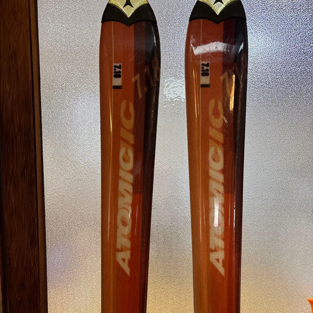 DOLOMITEドロミテのブーツ とAtomic スキー板とストックの３点セット