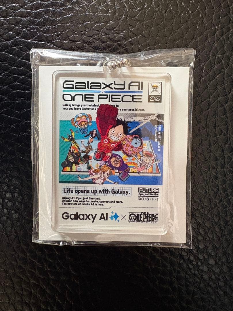 Galaxy AI x ONE PIECE アクリルキーホルダーと新品のソックス