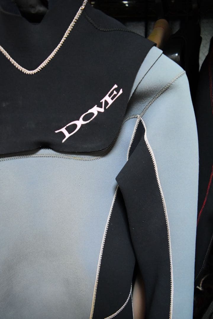 DOVE SURFING WETSUIT ダブ　ジャーフル