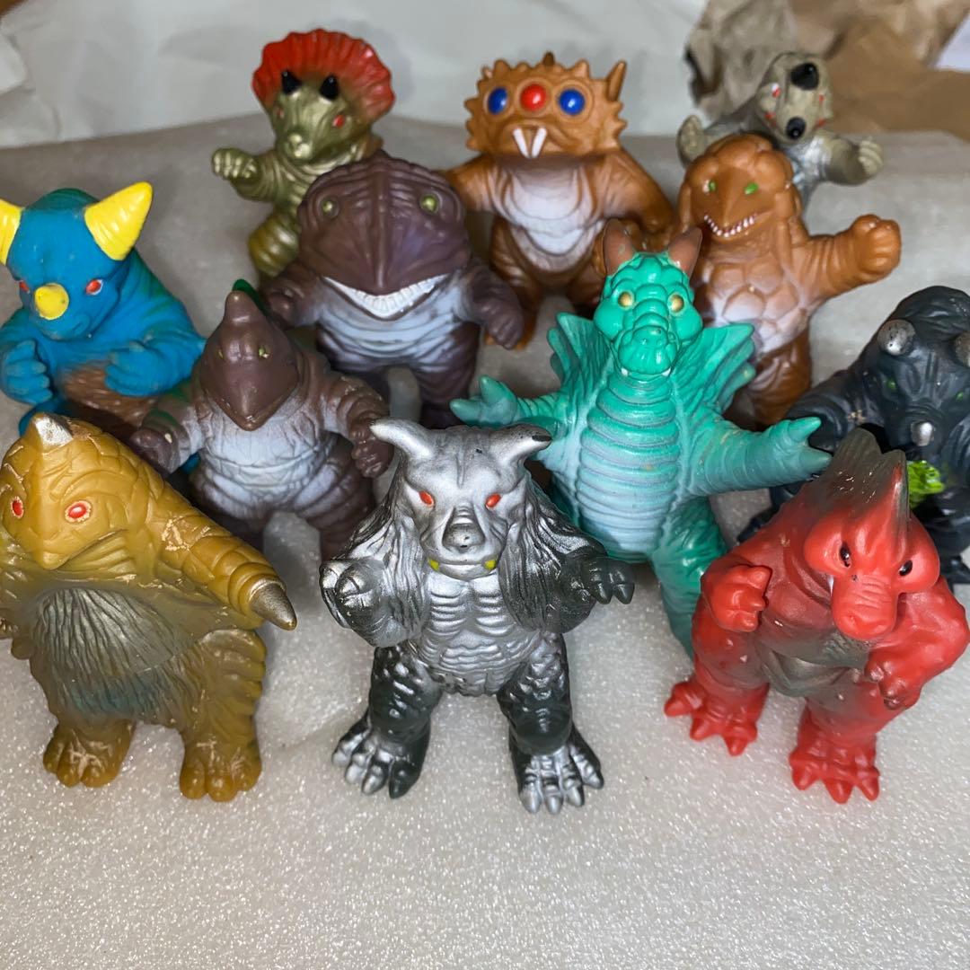 PONY 宇宙戦士がやってきた怪獣軍団　パチ怪獣ソフビ　12体　ウルトラ怪獣風