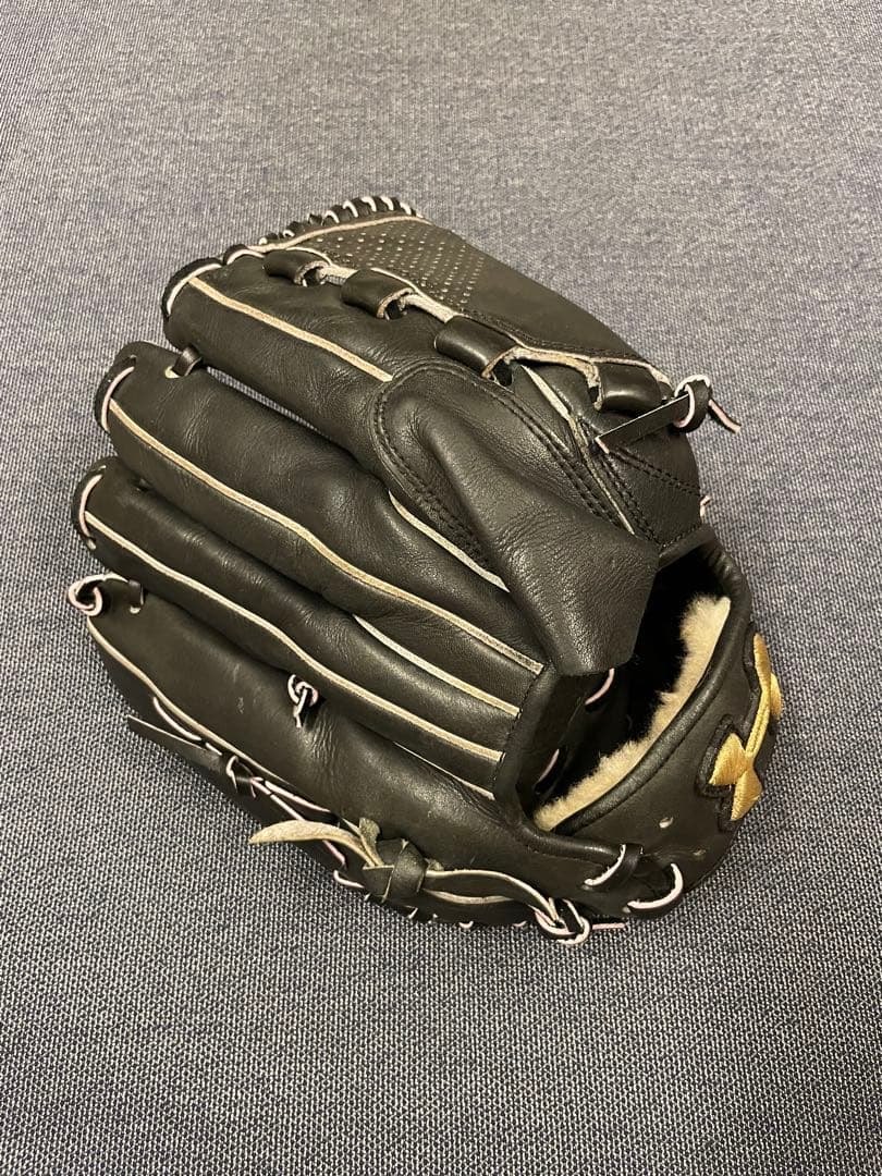 希少！　アンダーアーマー　野球 硬式グローブ 一般用　大人　右投げ　グラブ