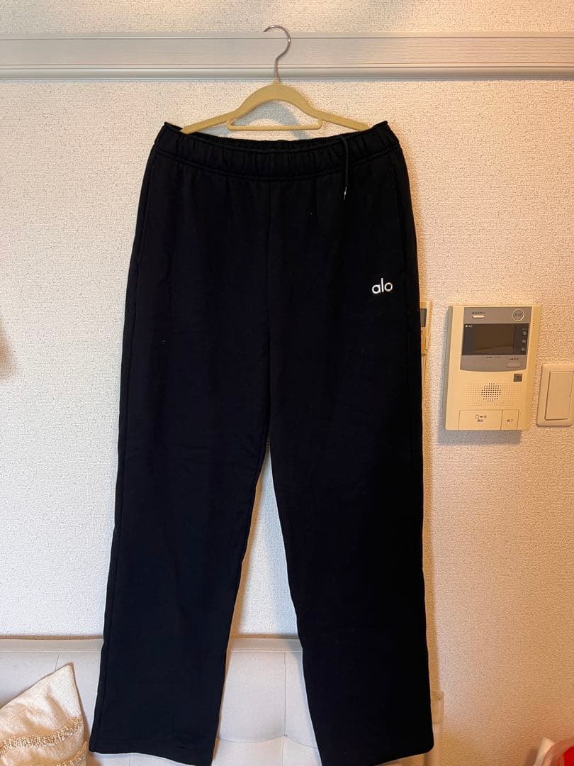 alo yoga アコレードストレート レッグスウェットパンツM