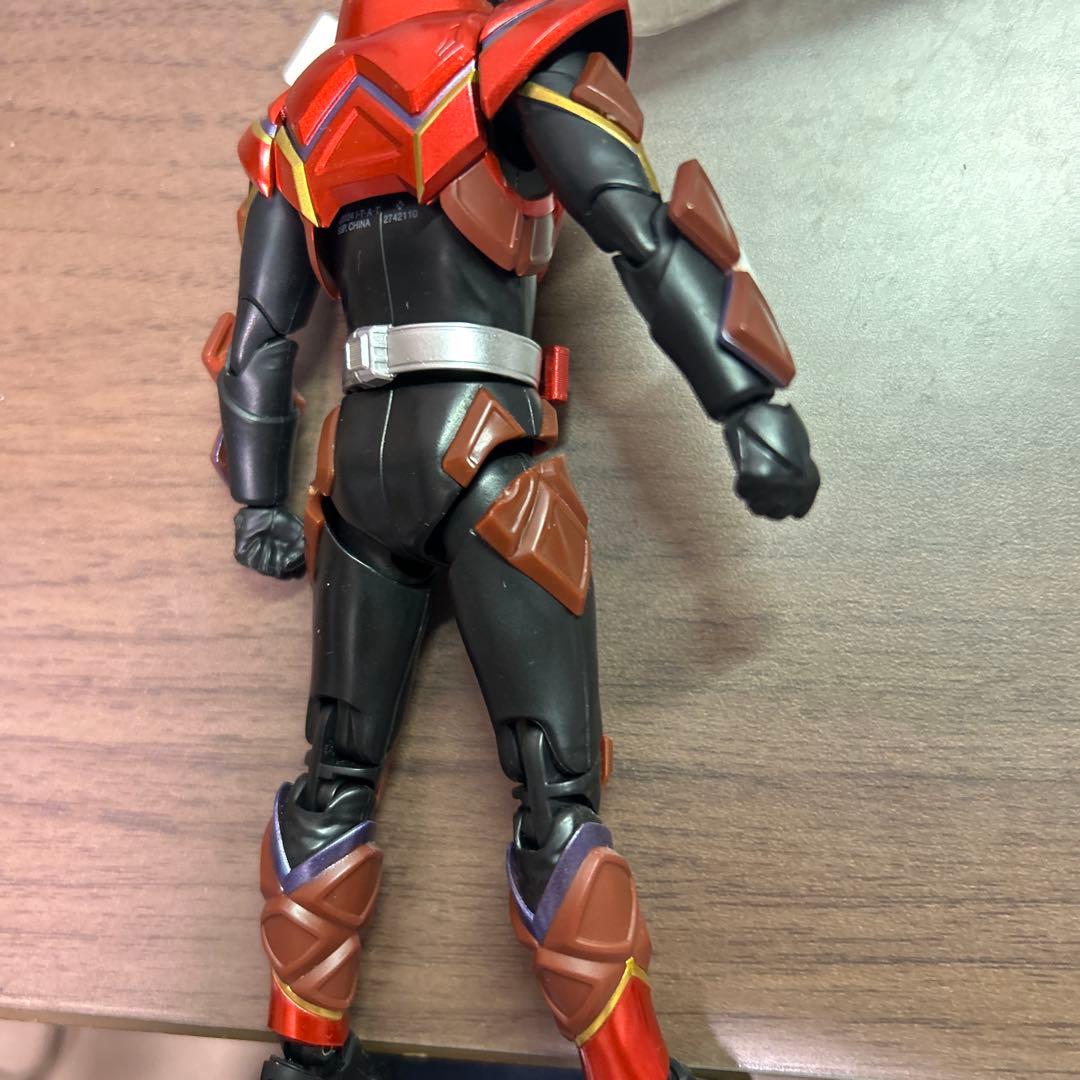 s.h.figuarts 仮面ライダーヴァレン　フィギュアーツ　ガヴガブレイド