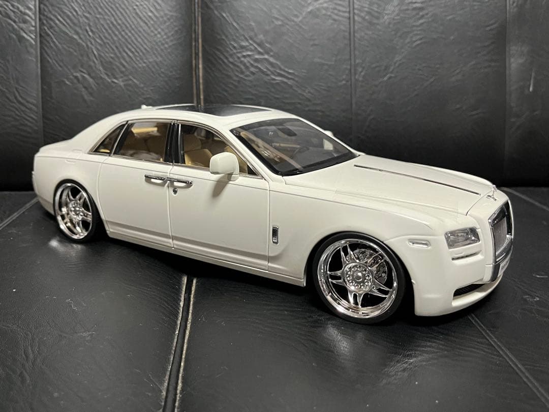 ロールスロイス　ゴースト　1/18