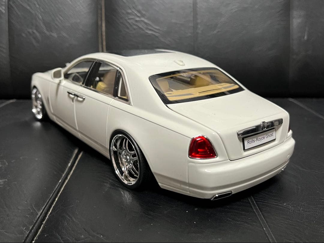 ロールスロイス　ゴースト　1/18