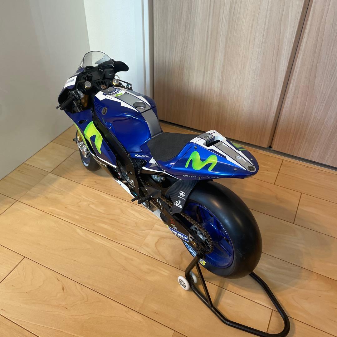 Yamaha YZR-M1 モデル 1/12 スケール